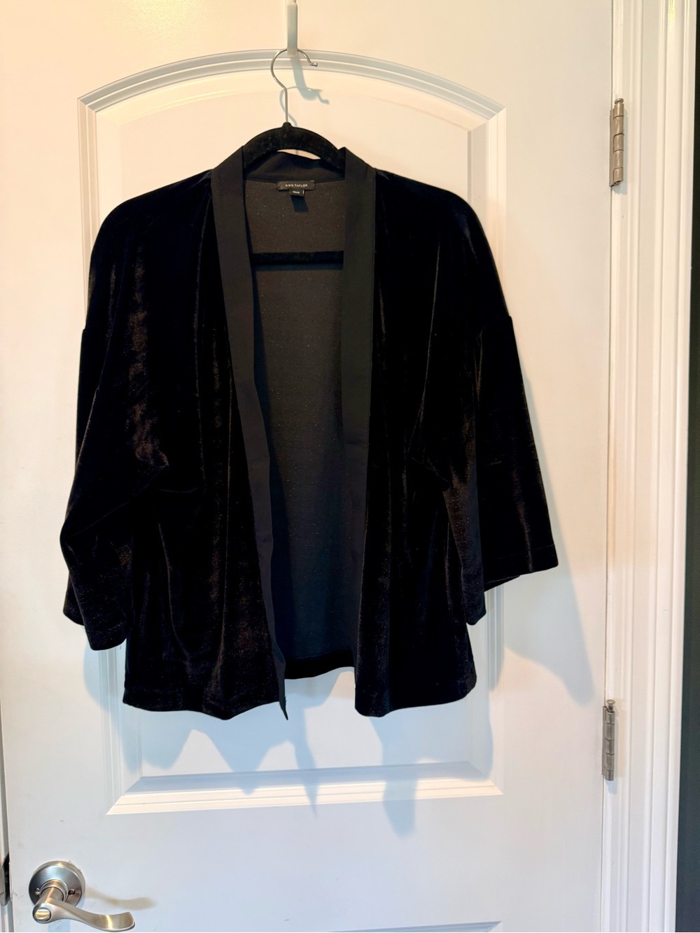 Ann Taylor black velvet kimono top